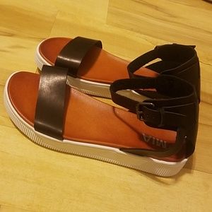 MIA Sandals
